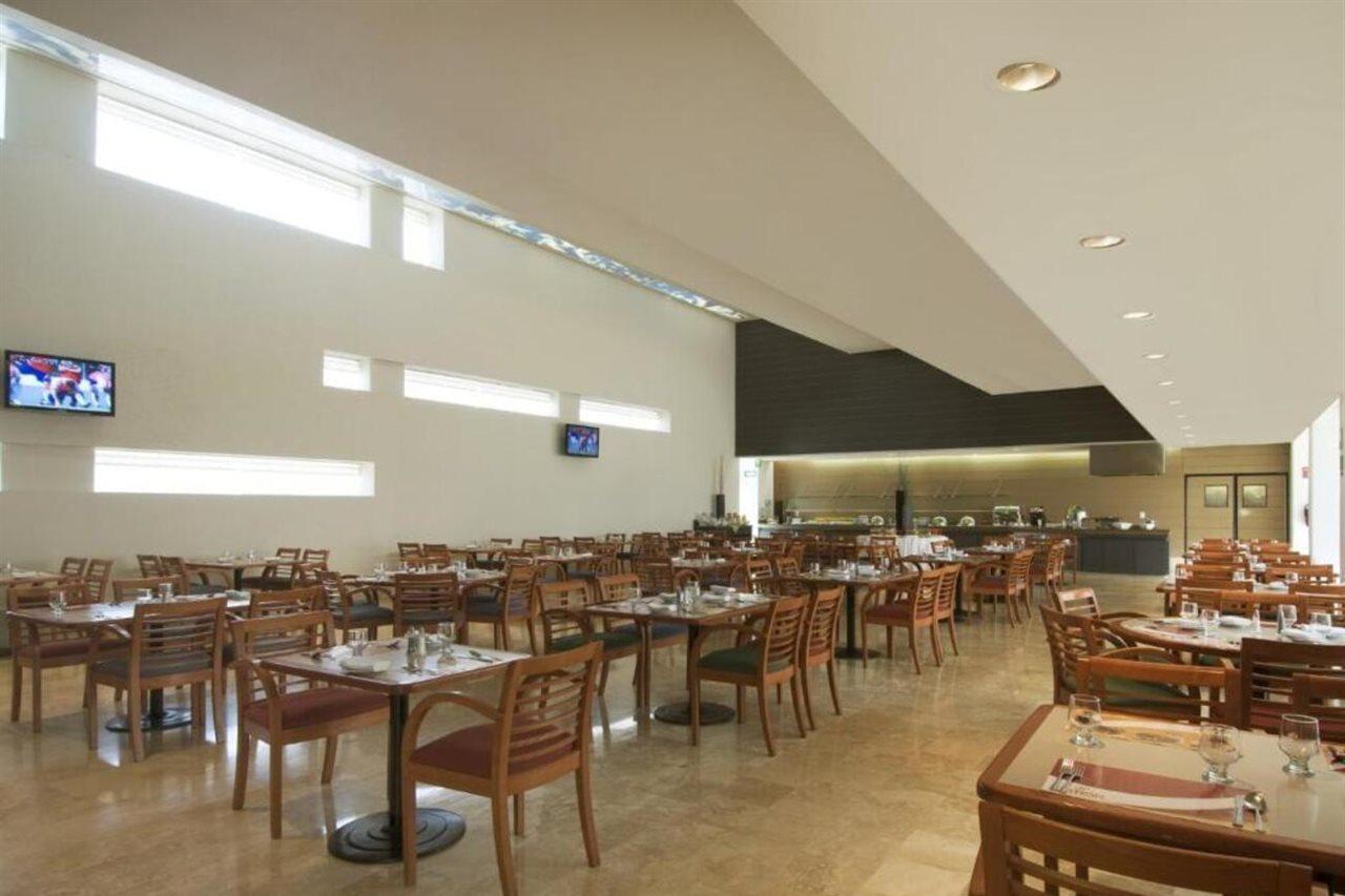 Fiesta Inn Torreon Galerias Buitenkant foto